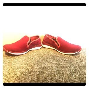Kuru slip on shoes